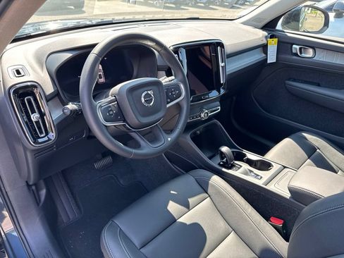New 2026 Volvo XC40 B5 Core w/ Climate Package AWD/4WD image 12