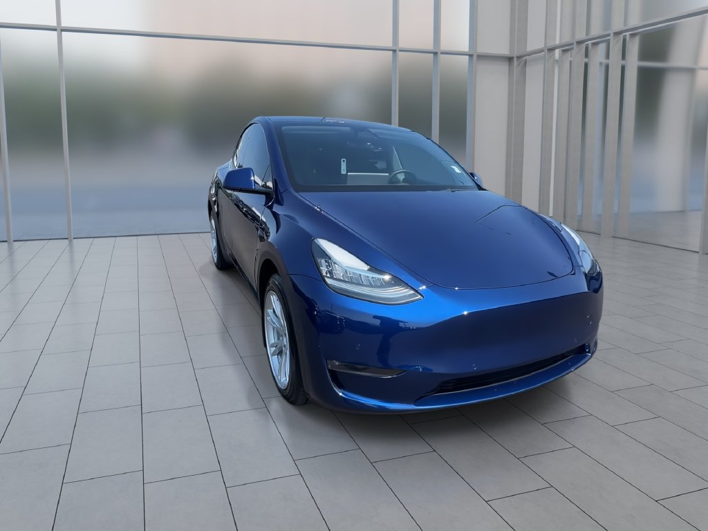 Used 2022 Tesla Model Y Long Range AWD/4WD image 2