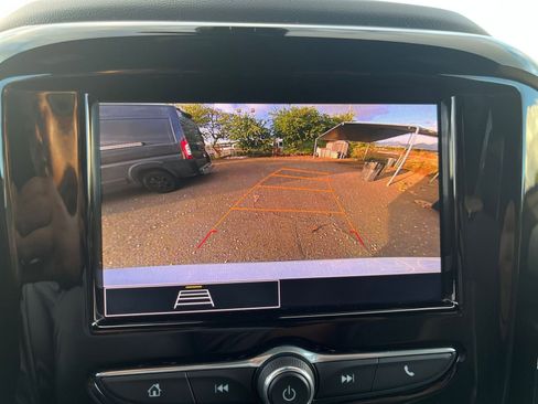 Used 2023 Chevrolet Traverse LT image 17