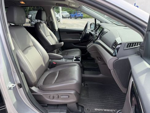 Used 2022 Honda Odyssey Touring image 11