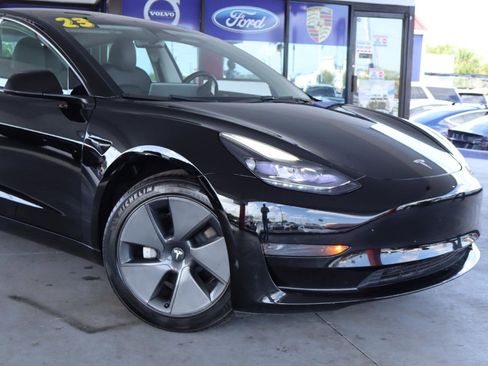 Used 2023 Tesla Model 3 Standard Range image 2