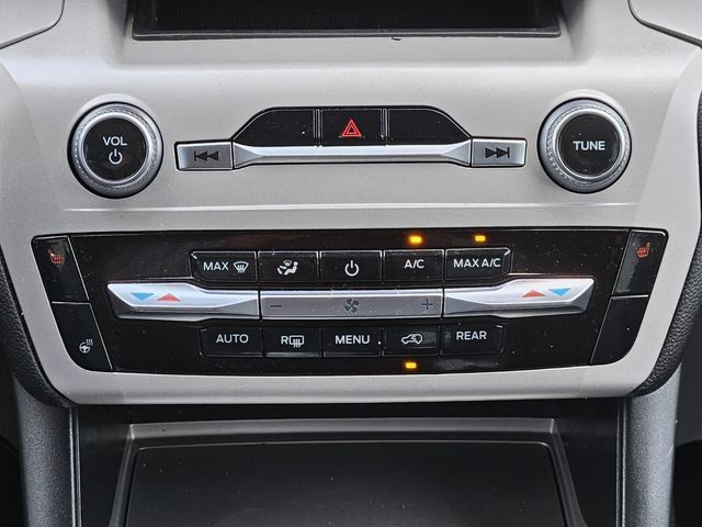 Used 2023 Ford Explorer XLT w/ Equipment Group 202A RWD image 33
