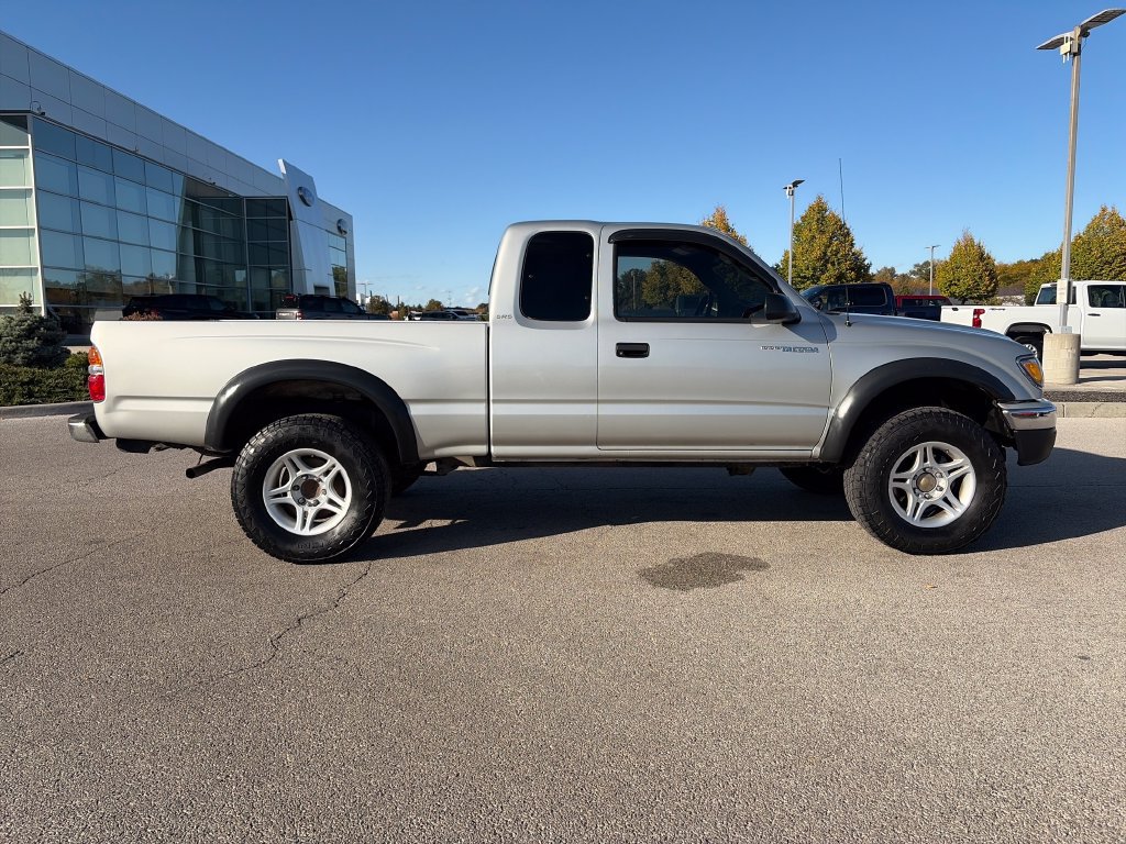 Used 2003 Toyota Tacoma 4x4 Xtracab w/ SR5 Pkg image 10