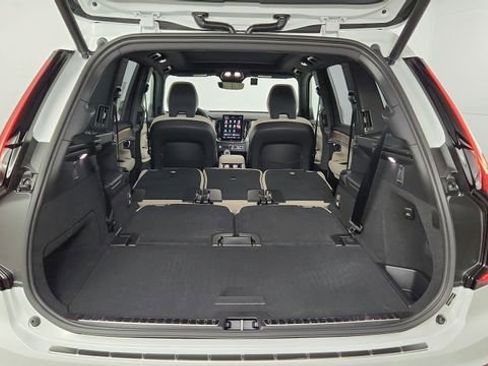 Used 2025 Volvo XC90 B6 Plus w/ Protection Package Premier AWD/4WD image 44