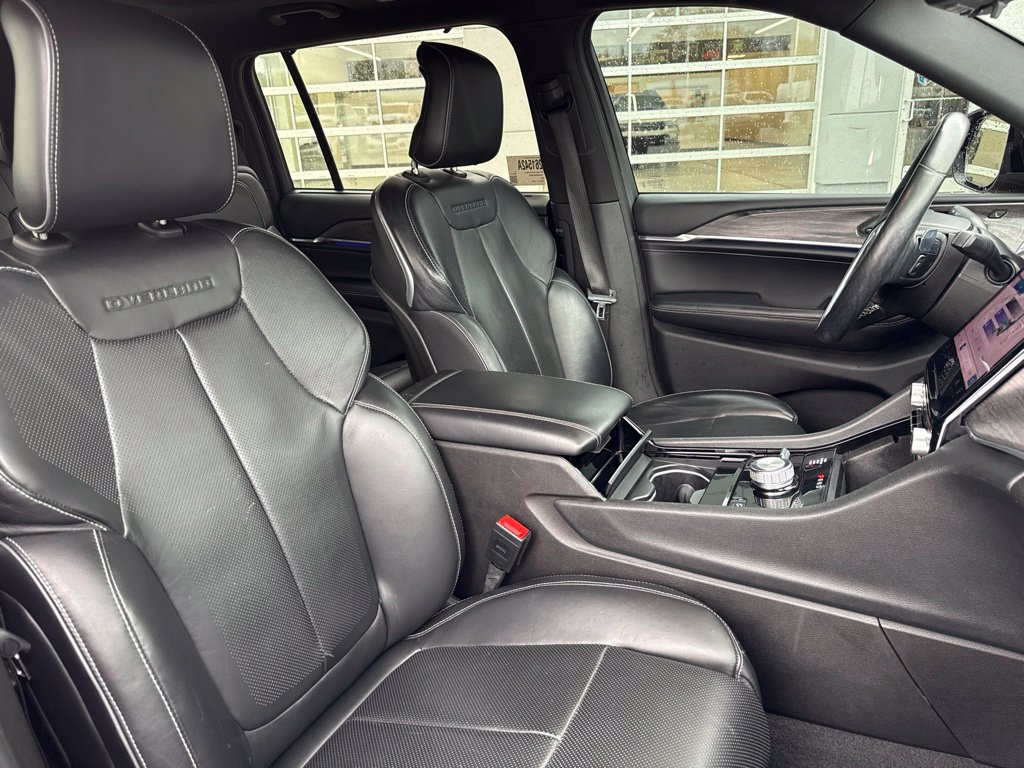 Used 2021 Jeep Grand Cherokee L Overland w/ Luxury Tech Group IV AWD/4WD image 41