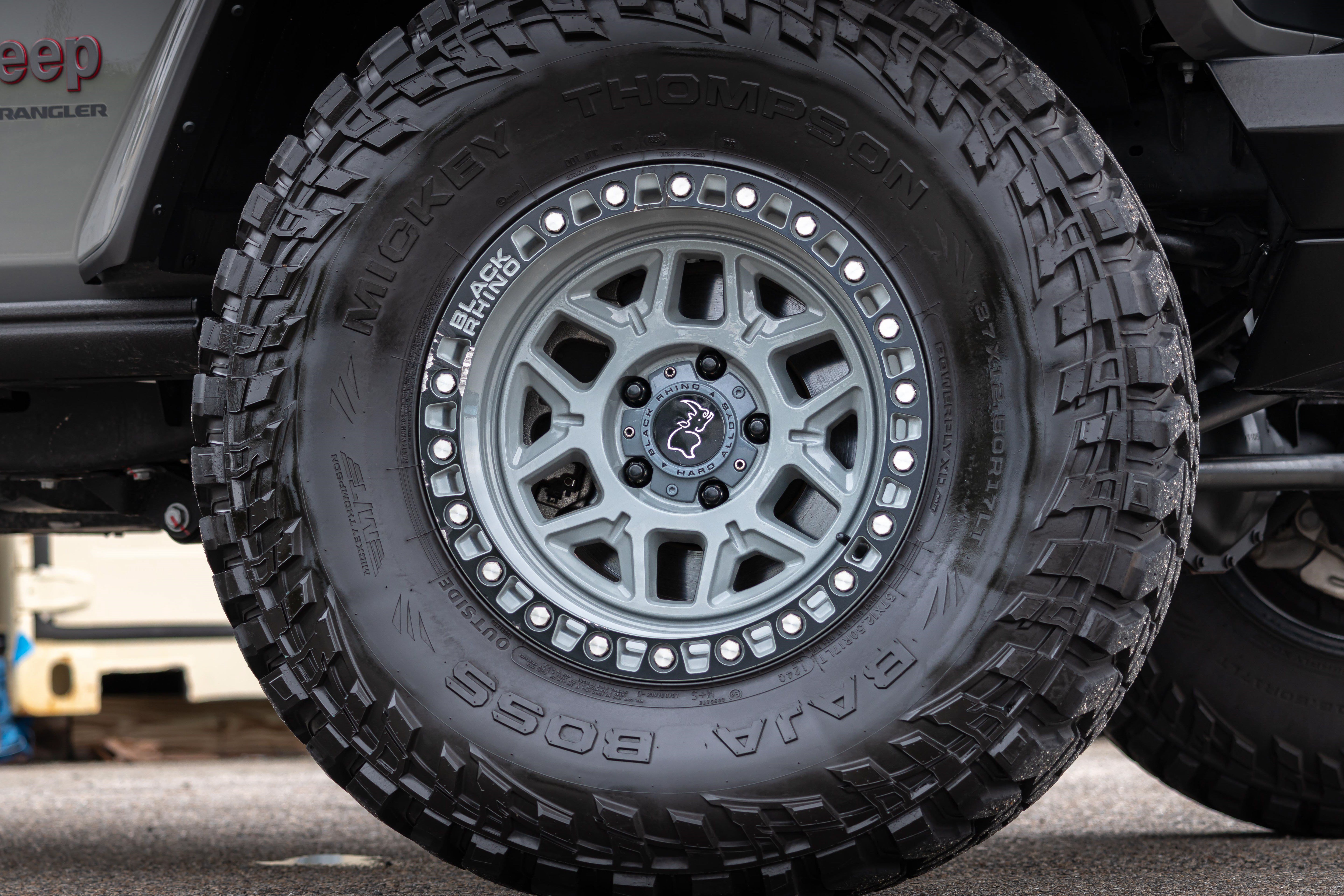Used 2023 Jeep Wrangler Unlimited Rubicon w/ Cold Weather Group AWD/4WD image 23