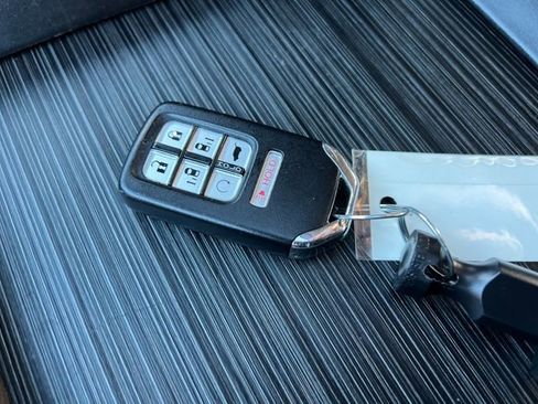 Certified 2024 Honda Odyssey EX-L image 32