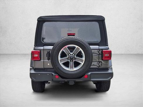 Used 2018 Jeep Wrangler Unlimited Sahara w/ Dual Top Group AWD/4WD image 6