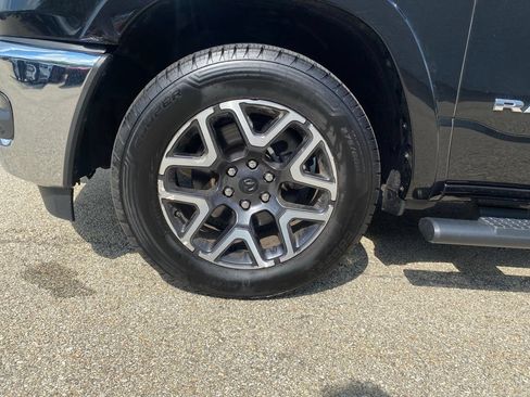 Used 2025 RAM 1500 Laramie AWD/4WD image 26