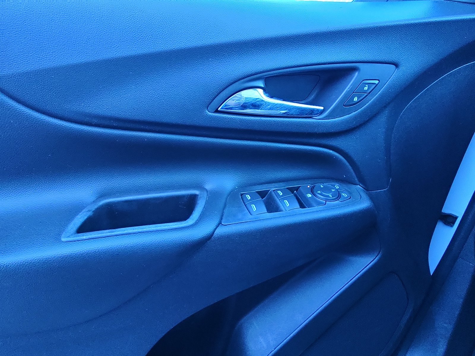 Used 2022 Chevrolet Equinox LT FWD image 18