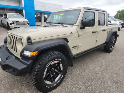Used 2020 Jeep Gladiator Sport w/ Quick Order Package 24S AWD/4WD image 12