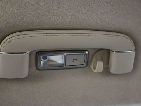 Used 2018 Genesis G90 3.3T Premium image 15