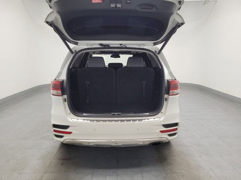 Used 2017 Kia Sorento SX image 29