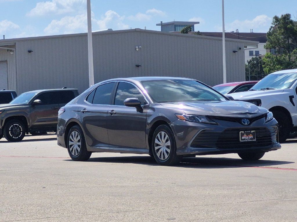 Used 2023 Toyota Camry LE FWD image 8