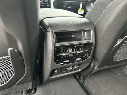 New 2025 Jeep Grand Cherokee Altitude image 21