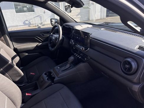 Used 2023 Chevrolet Colorado W/T image 25