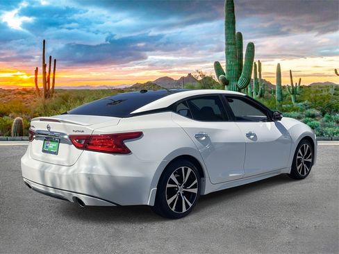 Used 2017 Nissan Maxima Platinum image 3