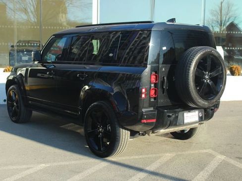 Used 2024 Land Rover Defender 110 X-Dynamic SE image 11