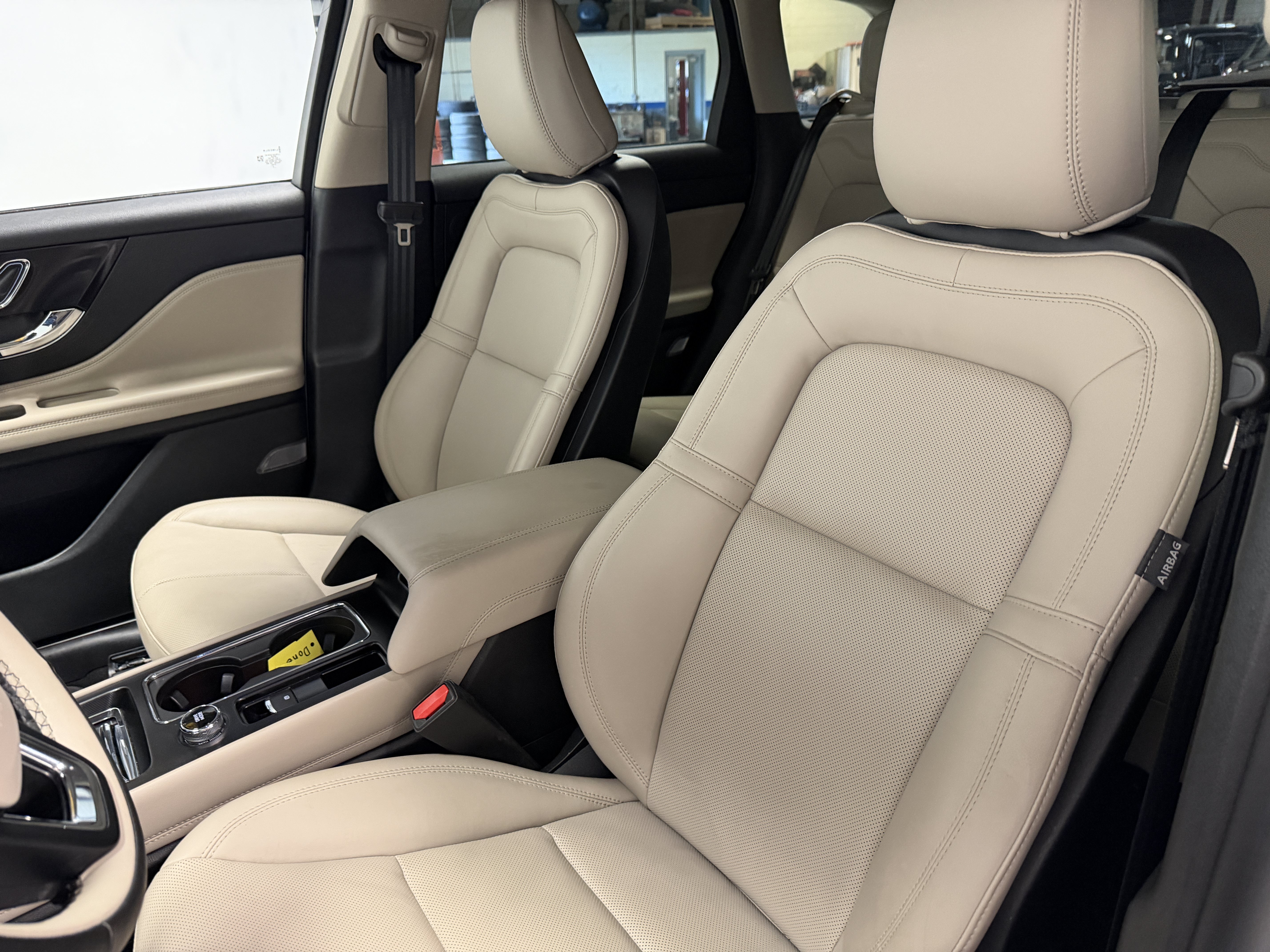 Used 2025 Lincoln Corsair AWD w/ Equipment Group 101A image 18