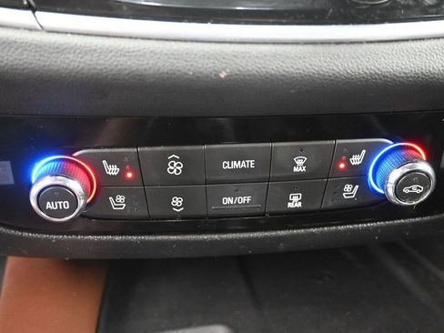 Used 2021 Buick Enclave Avenir w/ Avenir Technology Package image 35