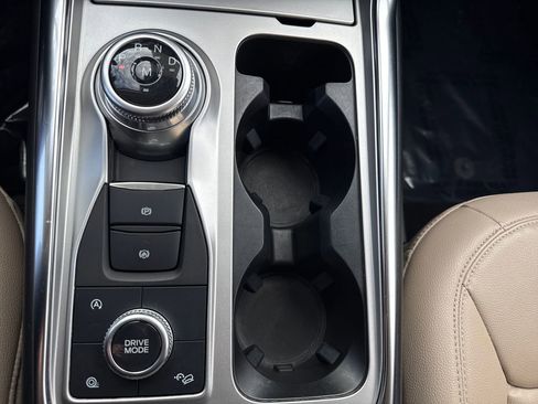 Used 2020 Ford Explorer XLT w/ Equipment Group 202A image 20