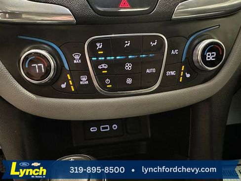 Used 2019 Chevrolet Equinox LT image 12