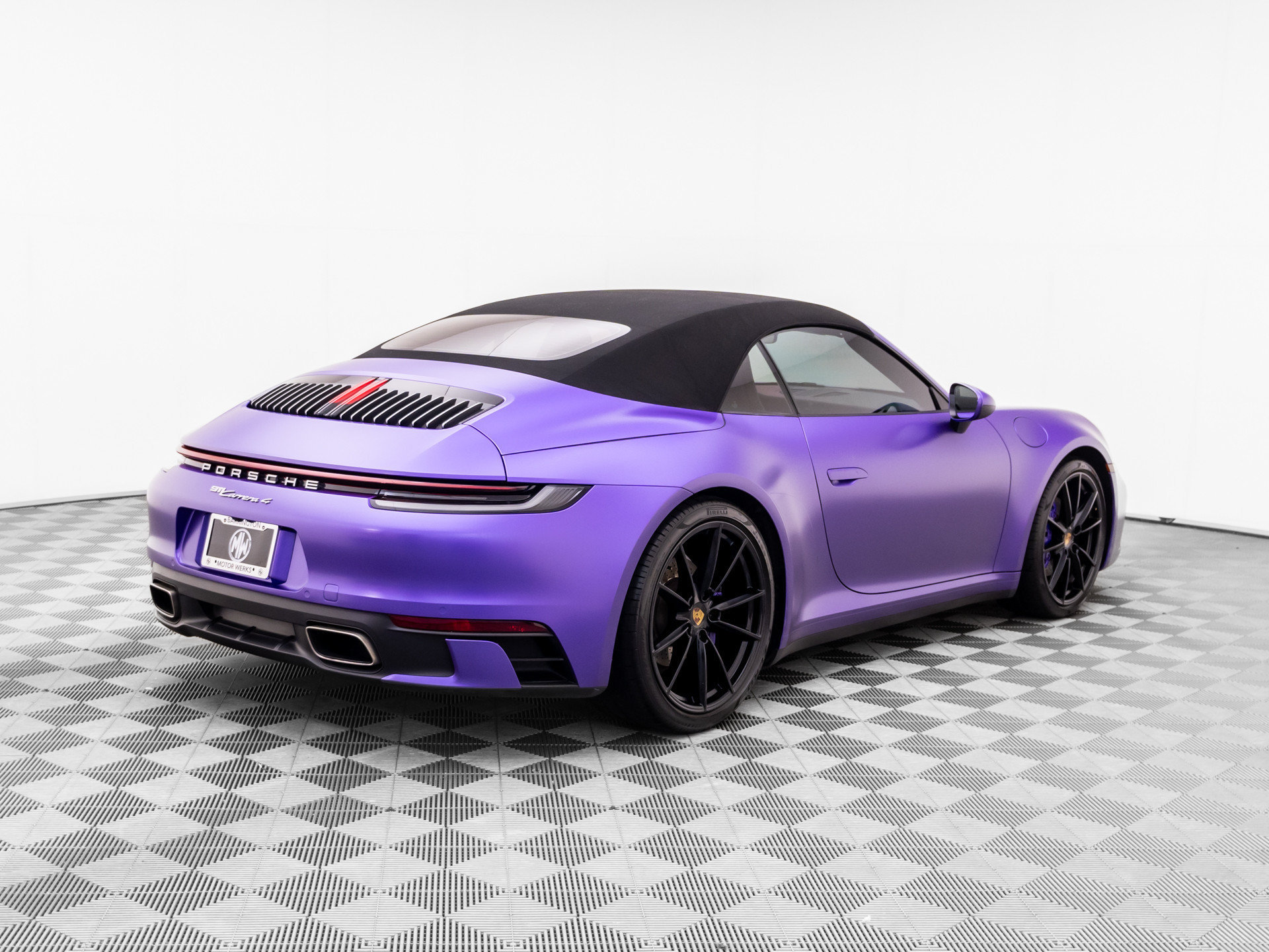 Used 2020 Porsche 911 Carrera 4 AWD/4WD image 8