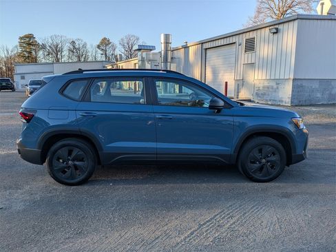 New 2026 Volkswagen Taos S image 3