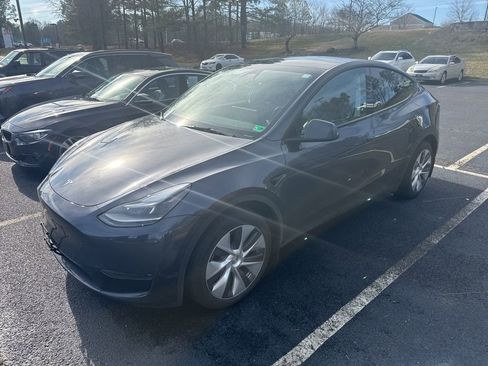 Used 2024 Tesla Model Y Long Range image 6