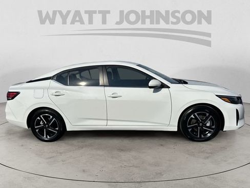 Used 2025 Nissan Sentra SV image 6