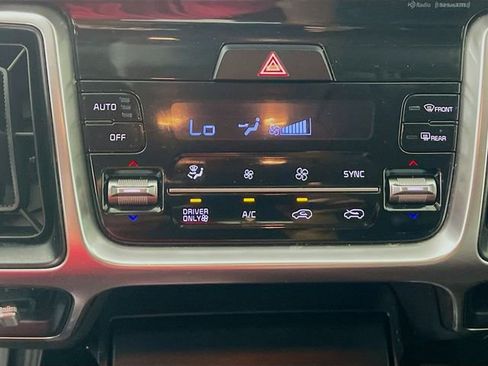 Used 2022 Kia Sorento S FWD image 17
