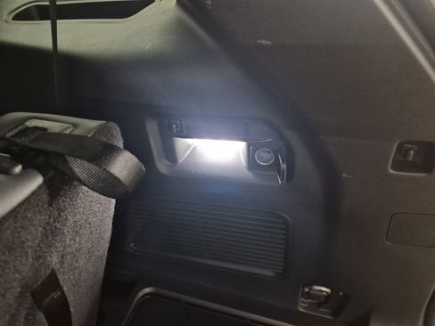 Used 2025 Ford Explorer ST-Line image 19