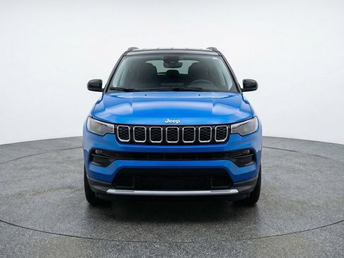 Used 2025 Jeep Compass Limited image 2