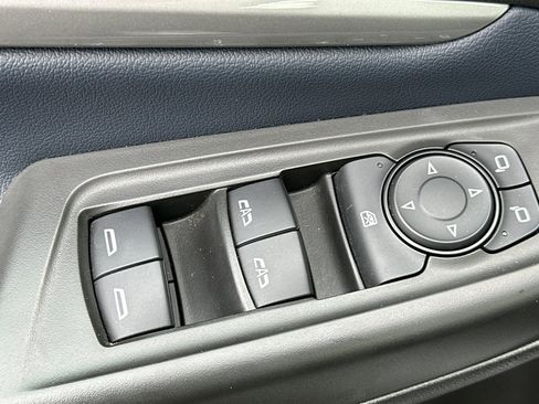 Used 2022 Chevrolet Bolt EUV LT w/ Convenience Package image 13