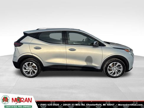 Used 2022 Chevrolet Bolt EUV LT w/ Comfort Package image 6