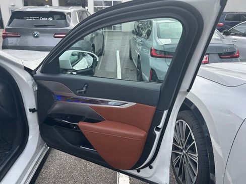 Used 2025 BMW 760i xDrive w/ Executive Package image 14