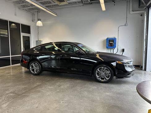 New 2025 Honda Accord EX-L image 1
