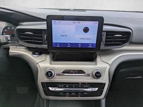 Used 2022 Ford Explorer XLT RWD image 13