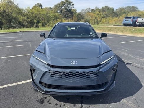 New 2025 Toyota Crown Signia Limited image 8