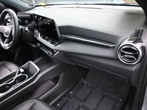 Used 2025 Chevrolet Equinox LT FWD image 38