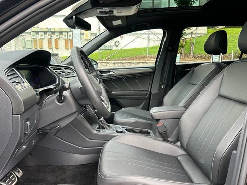 Used 2023 Volkswagen Tiguan SE R-Line AWD/4WD image 10