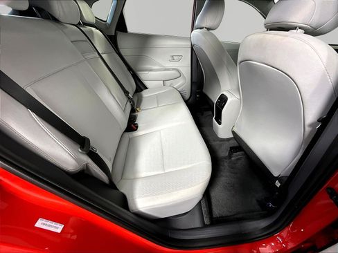 Used 2025 Hyundai Kona SEL AWD/4WD image 23