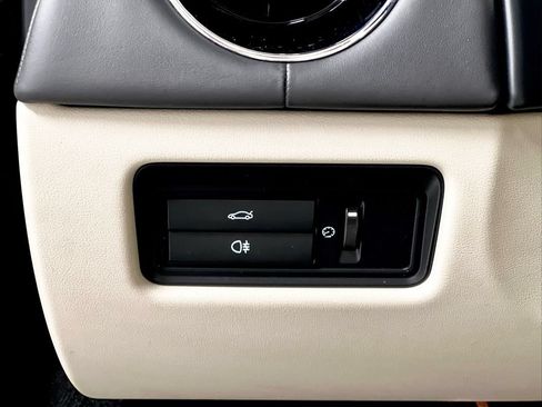 Used 2015 Jaguar XJ AWD/4WD image 26