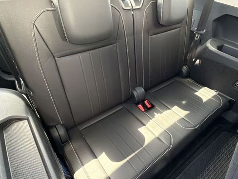 Used 2023 Volkswagen Tiguan SE FWD image 33