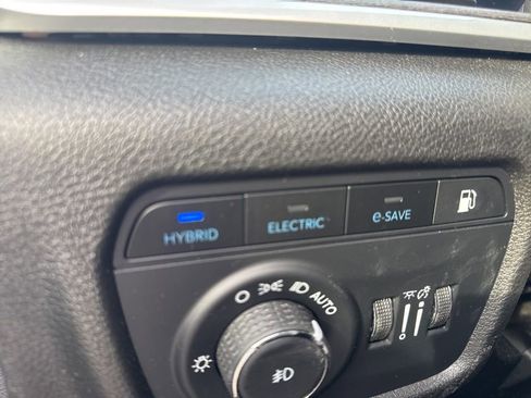 Used 2023 Jeep Grand Cherokee 4WD 4xe image 34