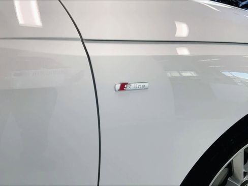 Used 2021 Audi A4 2.0T Premium w/ Convenience Package image 7