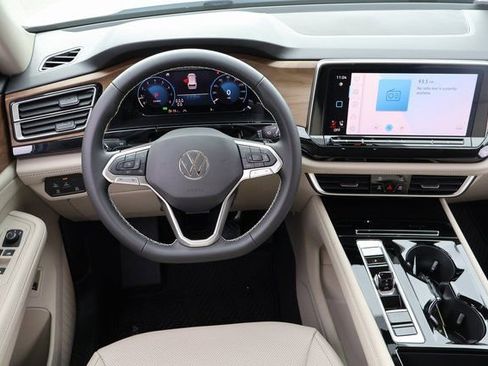 New 2026 Volkswagen Atlas SE image 15