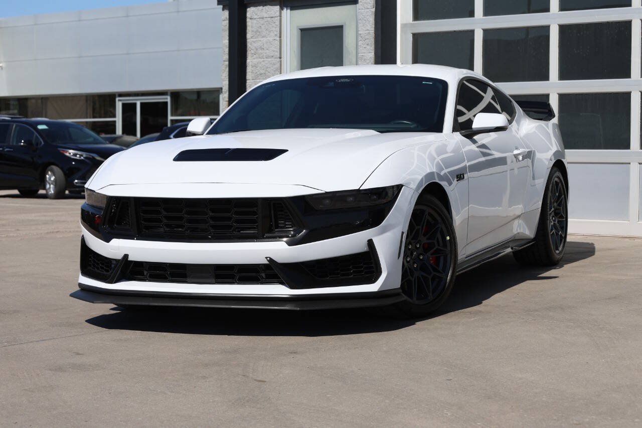 Used 2024 Ford Mustang GT Premium RWD image 3