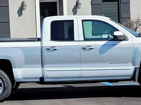 Used 2019 Chevrolet Silverado 1500 LT image 2