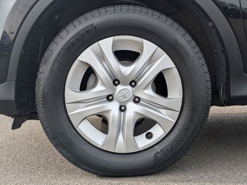 Used 2015 Toyota RAV4 LE AWD/4WD image 23